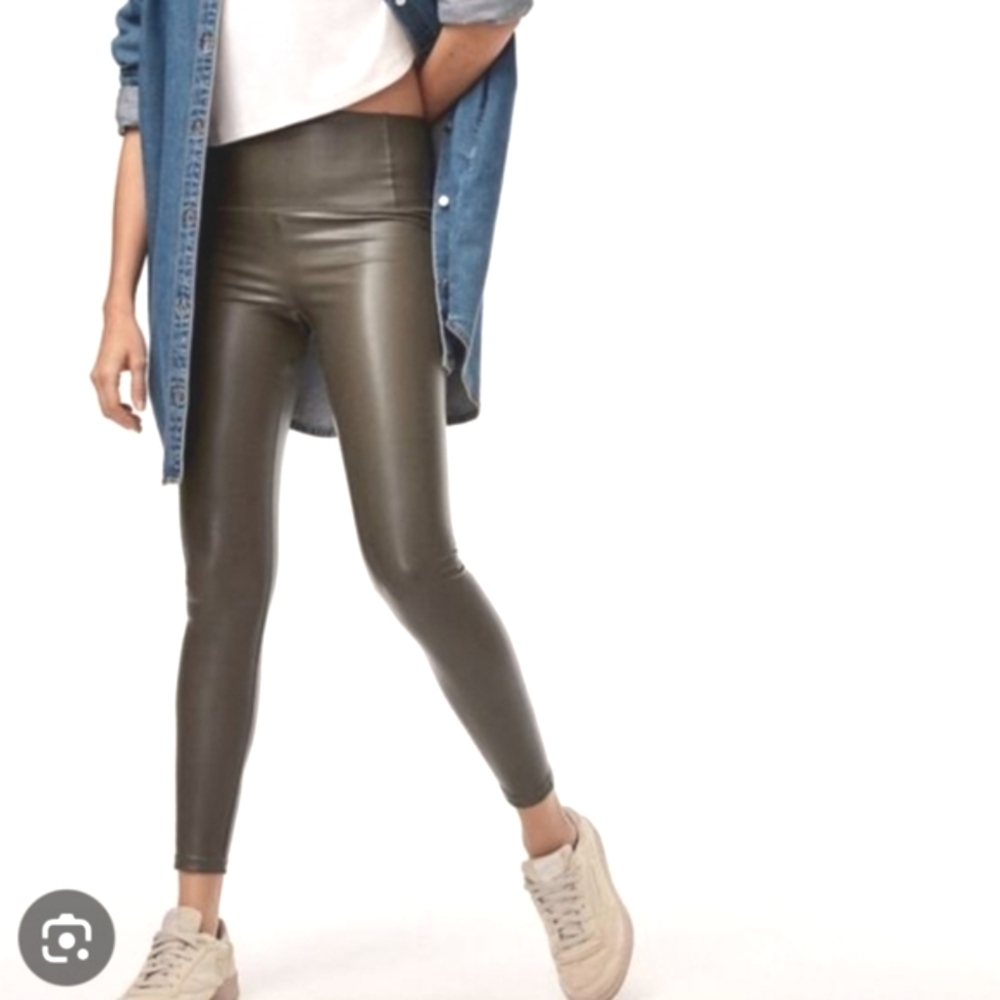 Aritzia Wilfred Free Daria Pant High-Waisted UnReal Leather Leggings